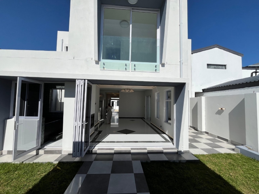 4 Bedroom Property for Sale in Sandown Western Cape